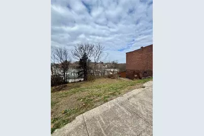 105 N 3rd St, Jeannette, PA 15644 - Photo 3