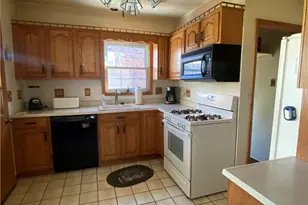 995 Forsythe Rd, Carnegie, PA 15106 - Photo 11