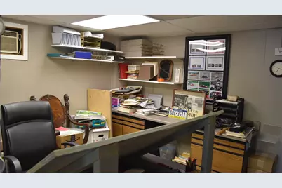 301 Old Washington Pike, Scott Township, PA 15106 - Photo 9