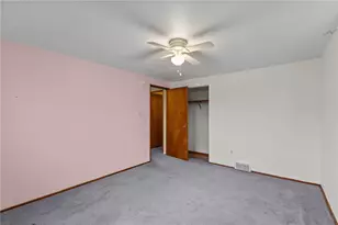 26 Edinburg Dr, Pittsburgh, PA 15235 - Photo 17