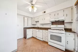 2034 Swallow Hill Rd, Scott Township, PA 15220 - Photo 11