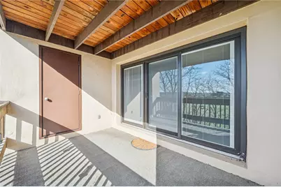 2034 Swallow Hill Rd #306, Scott Township, PA 15220 - Photo 9