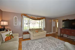 129 Wyngate Rd, Moon/Crescent Twp, PA 15108 - Photo 5