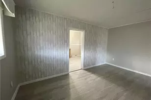 405 Sumner Ave, New Castle, PA 16105 - Photo 9