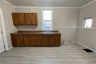 405 Sumner Ave, New Castle, PA 16105 - Photo 5