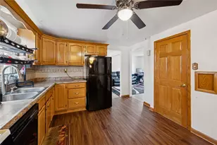 1914 Riggs Rd, South Park, PA 15129 - Photo 9