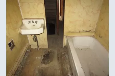 930 7th St, New Kensington, PA 15068 - Photo 17