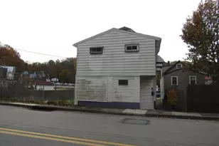 930 7th St, New Kensington, PA 15068 - Photo 1