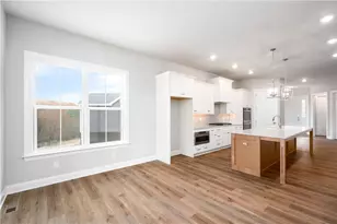 4027 Evilyn Dr, Economy, PA 15005 - Photo 11