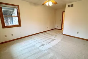 111 Blossom Dr, Center Township, PA 16001 - Photo 23