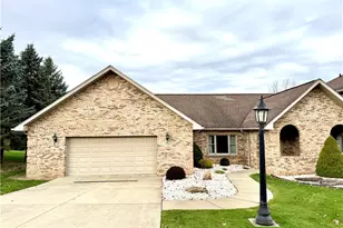 111 Blossom Dr, Center Township, PA 16001 - Photo 33