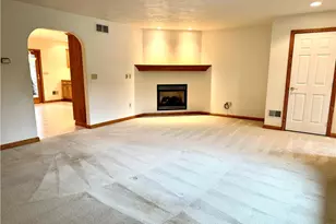 111 Blossom Dr, Center Township, PA 16001 - Photo 7