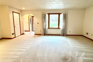 111 Blossom Dr, Center Township, PA 16001 - Photo 5