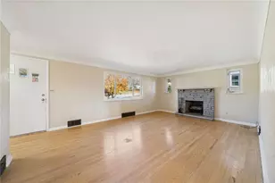 421 Robbins Station Rd, North Huntingdon, PA 15642 - Photo 3