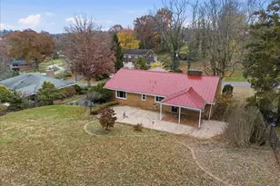 2218 Country Club Dr, Pittsburgh, PA 15241 - Photo 3