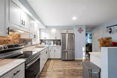 1124 Tidewood Dr, Bethel Park, PA 15102 - Photo 11