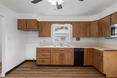 1300 Main St, Bentleyville, PA 15314 - Photo 17