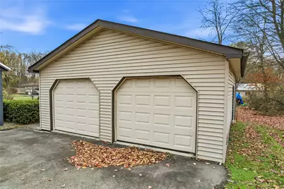 651 N Buhl Farm Dr, Hermitage, PA 16148 - Photo 9