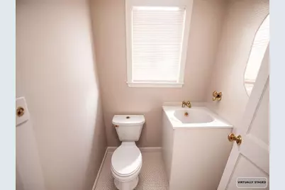 98 Cuyler Ave, Jeannette, PA 15644 - Photo 9