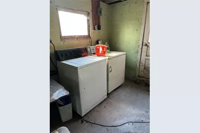 360 Lakewood Gardens Rd, Hickory Township, PA 16105 - Photo 9