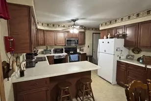 132 Marlene Dr, Chippewa Township, PA 15010 - Photo 3