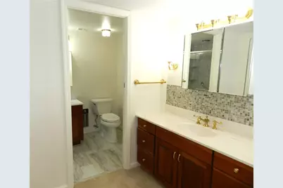 1500 Cochran Rd #512, Scott Township, PA 15243 - Photo 23