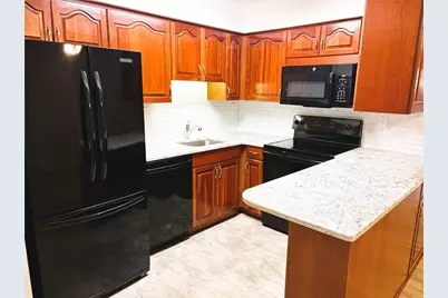 1500 Cochran Rd #512, Scott Township, PA 15243 - Photo 5