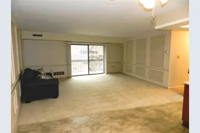 1500 Cochran Rd #512, Scott Township, PA 15243 - Photo 9