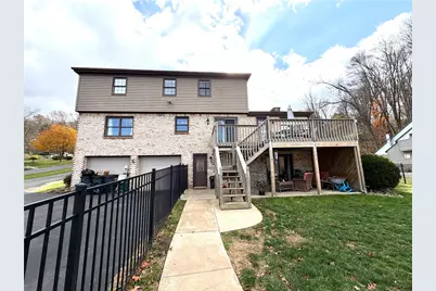 311 Amblewood Cir, Hempfield Township, PA 15601 - Photo 3