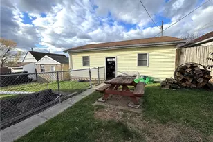 717 N 1st St, Jeannette, PA 15644 - Photo 9