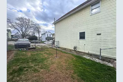 717 N 1st St, Jeannette, PA 15644 - Photo 13