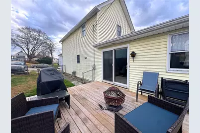 717 N 1st St, Jeannette, PA 15644 - Photo 11