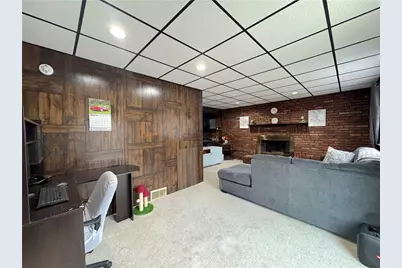 717 N 1st St, Jeannette, PA 15644 - Photo 17