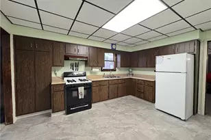 717 N 1st St, Jeannette, PA 15644 - Photo 19