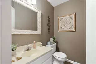 193 Old Village Ln, Bethel Park, PA 15102 - Photo 9