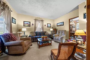 513 E Pine St, Grove City Boro, PA 16127 - Photo 5