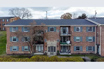 1060 Chatham Park Dr #H, Scott Township, PA 15216 - Photo 1