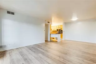 1060 Chatham Park Dr, Scott Township, PA 15216 - Photo 15