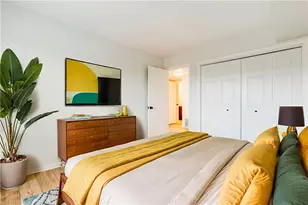 1060 Chatham Park Dr, Scott Township, PA 15216 - Photo 21