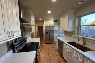 2534 Graham Blvd, Pittsburgh, PA 15235 - Photo 19