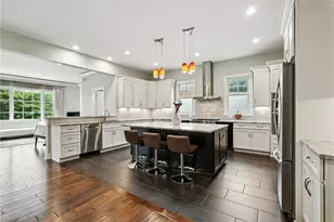 1696 Shelburne Ln, Pittsburgh, PA 15217 - Photo 11