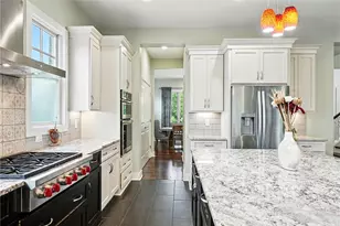 1696 Shelburne Ln, Pittsburgh, PA 15217 - Photo 15