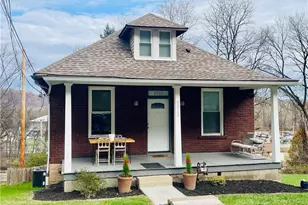 2313 Stratford Ave, Coraopolis, PA 15108 - Photo 1