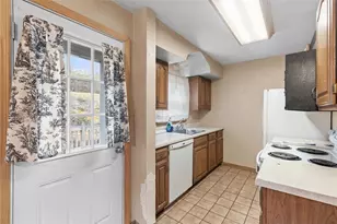 1621 Elderslee Rd, Pittsburgh, PA 15227 - Photo 7