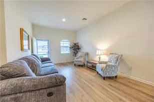 906 Valentina Ln, Lower Burrell, PA 15068 - Photo 3