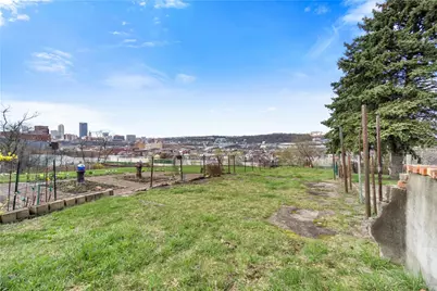 2415 Leticoe St, Pittsburgh, PA 15203 - Photo 13