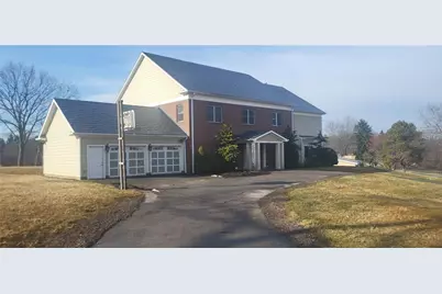 221 Felician Dr, Moon/Crescent Twp, PA 15108 - Photo 3