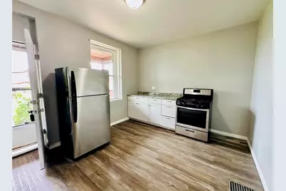 2208 Woodstock Ave, Pittsburgh, PA 15218 - Photo 17