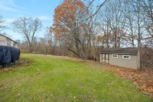 890 Grandview Rd, Ellwood City, PA 16117 - Photo 33