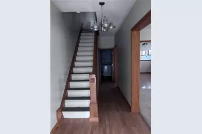 121 Hamilton Ave, Vandergrift, PA 15690 - Photo 3